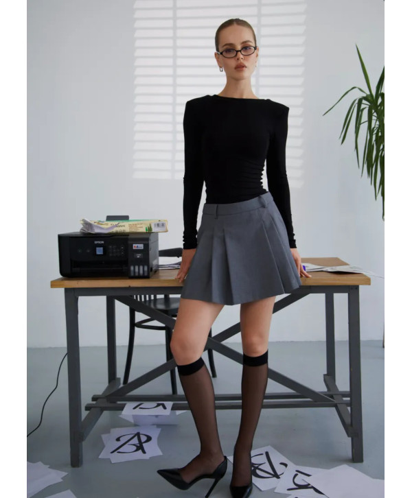 Лонгслів з підплічниками та відкритою спиною Лонгслів з підплічниками та відкритою спиною